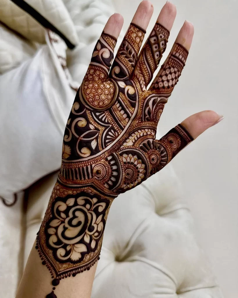 Fancy Stylish Mehndi Design 