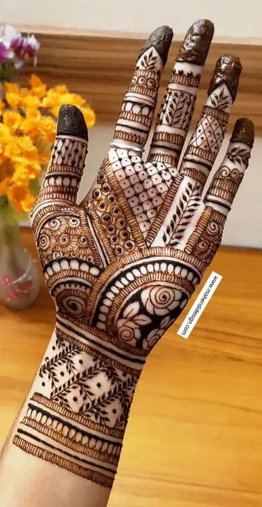 Stylish Hand Mehandi Designer Service at best price in Gurgaon | ID:  20067870055