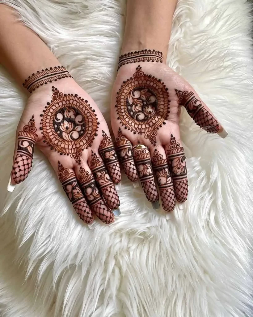 Easy Circle Mehndi Design