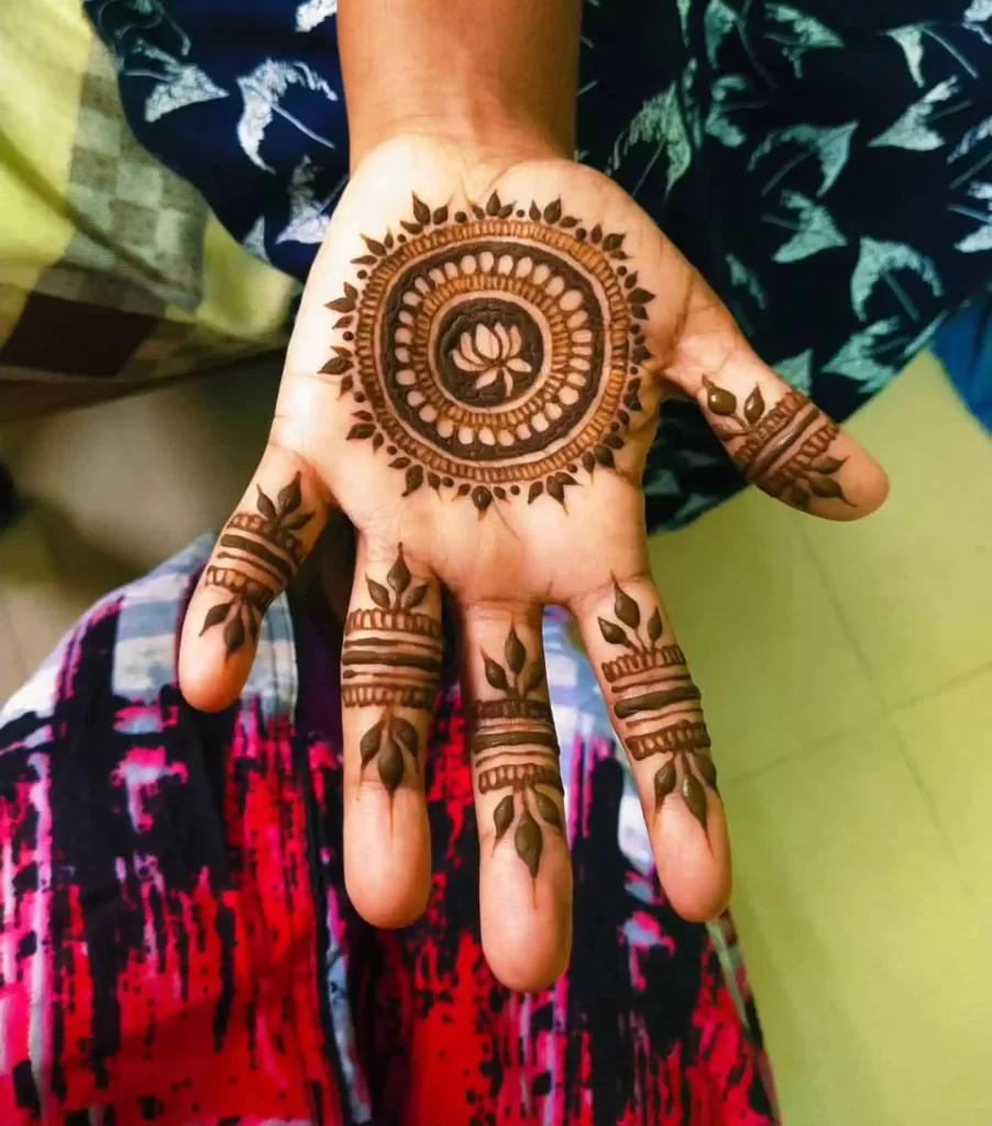 Easy Circle Mehndi Design