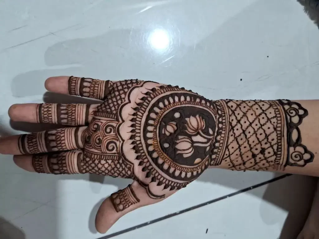 New Mehndi Design Simple