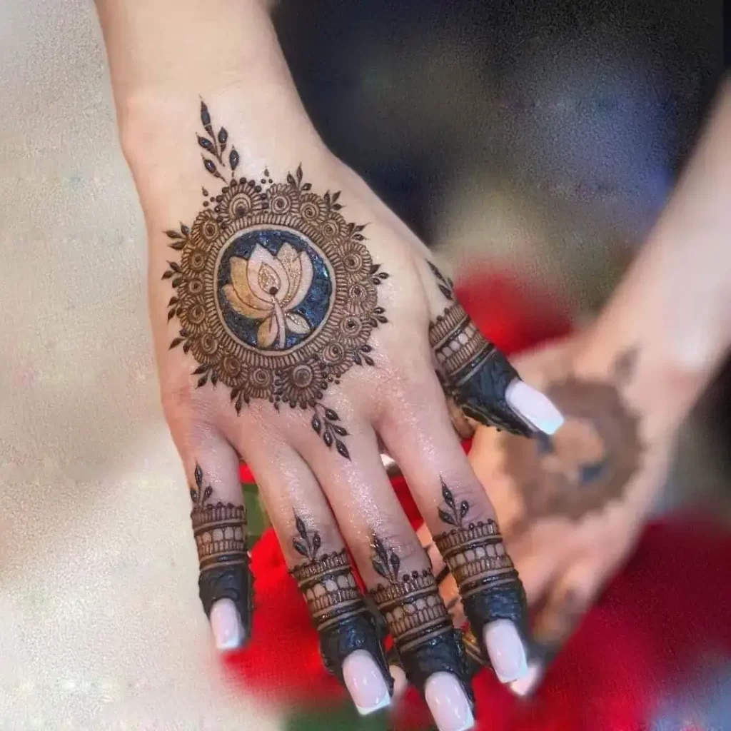 Simple Circle Mehndi Design