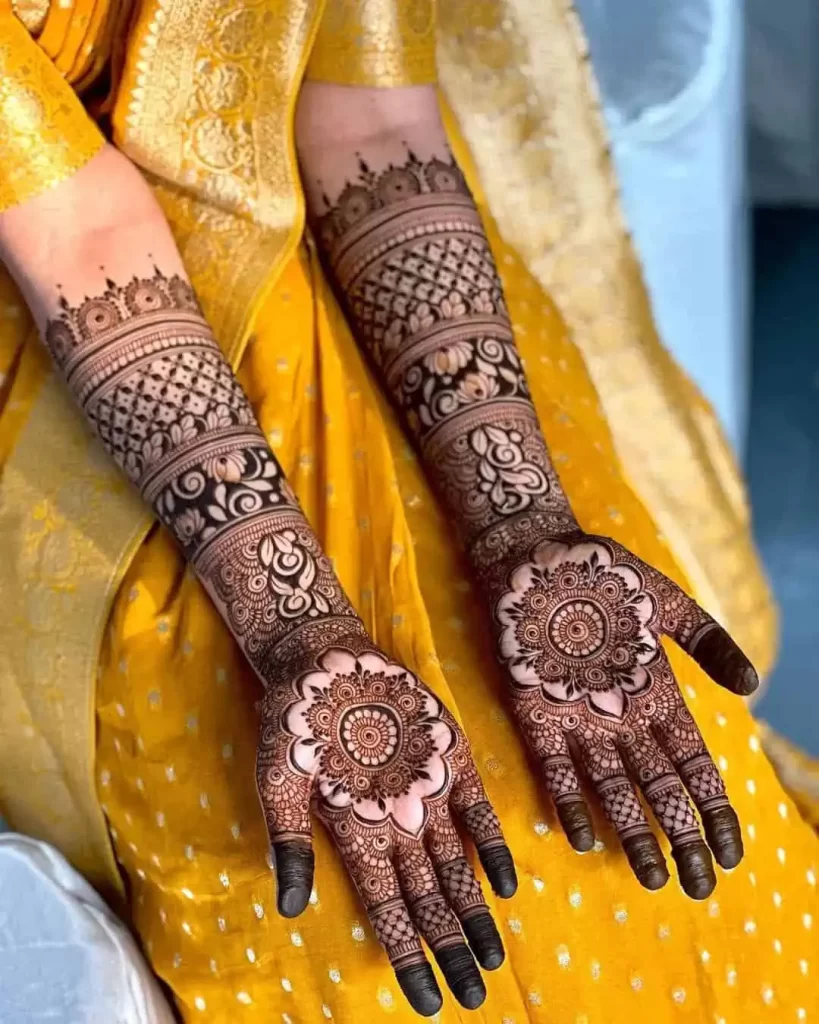 Simple Circle Mehndi Design