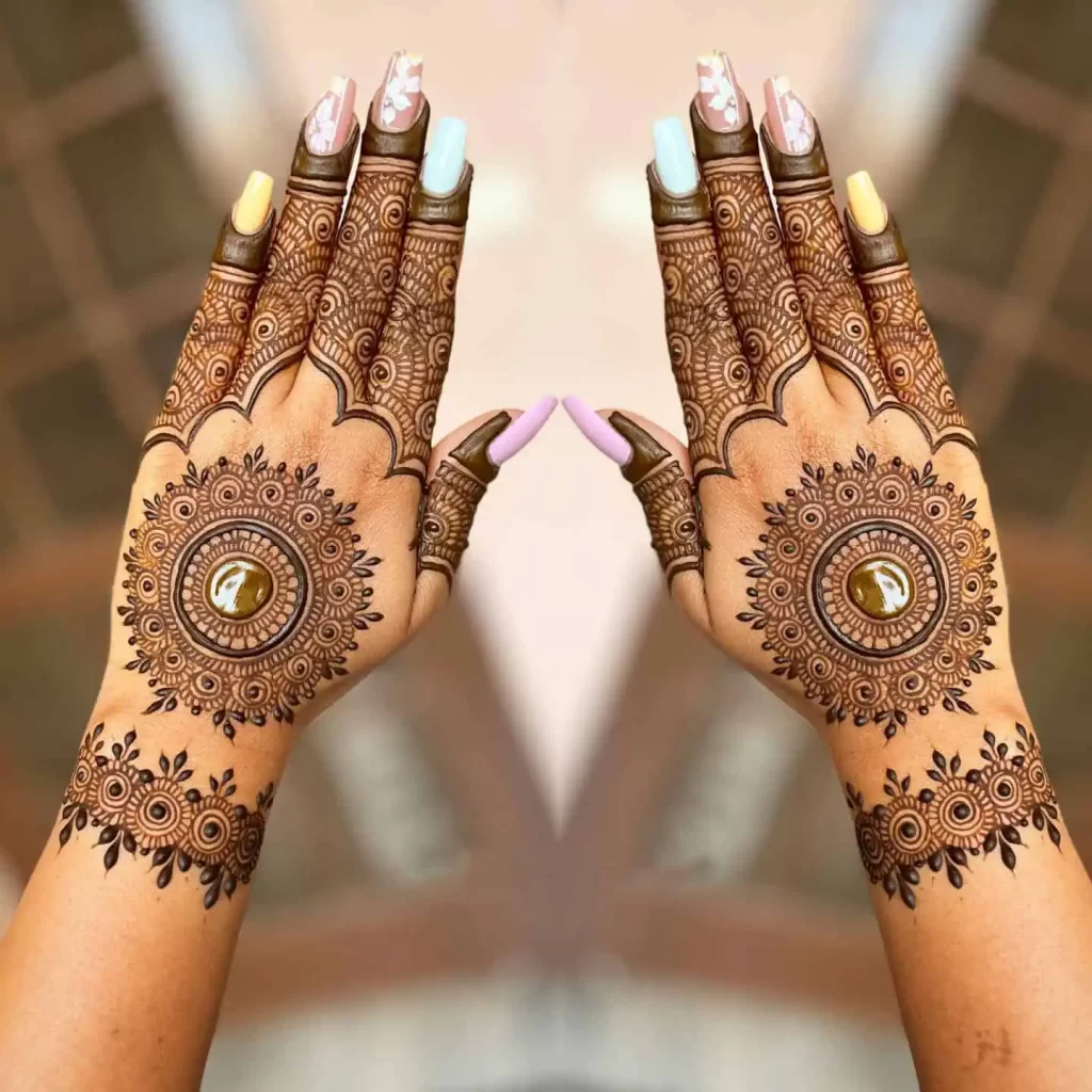 Circular Mehndi Designs for Hands