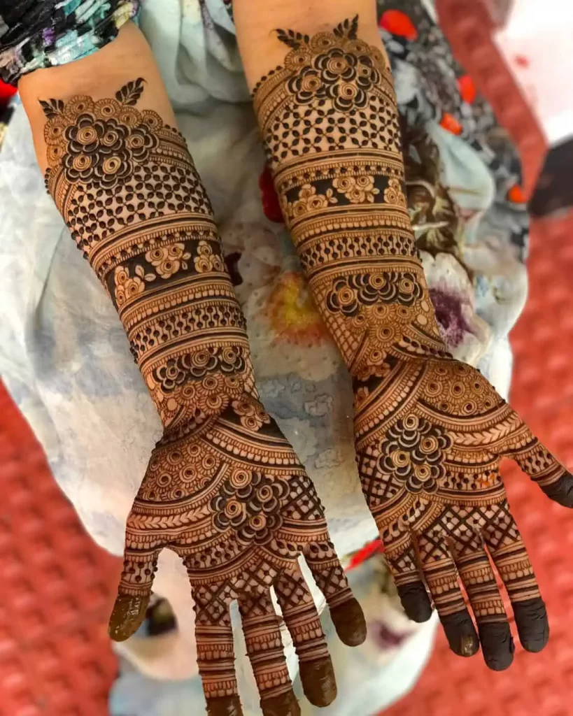 Stylish Arabic Mehndi Design 