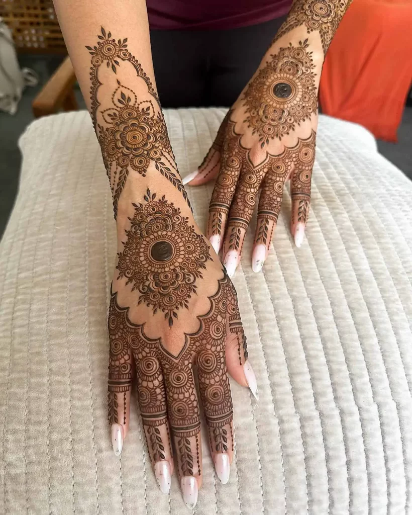 Stylish Arabic Mehndi Design 