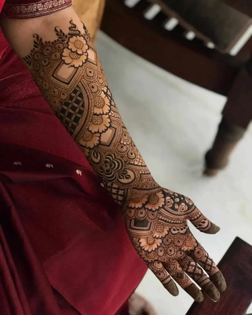 Stylish Arabic Mehndi Design 