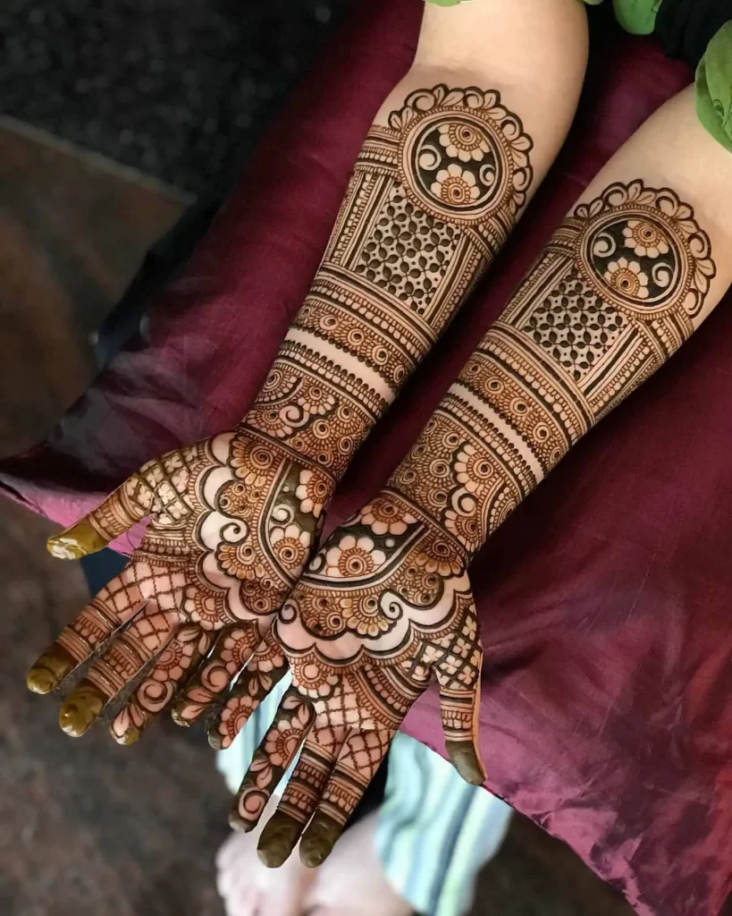 Stylish Arabic Mehndi Design 