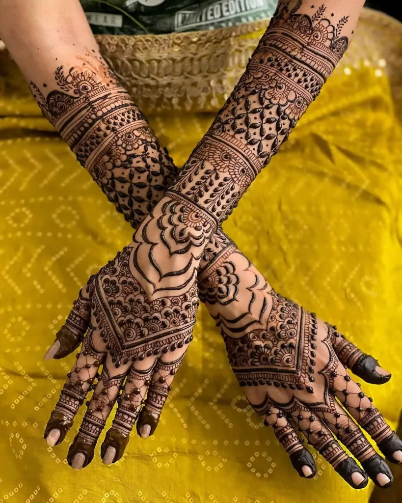 Simple Back Hand Mehndi Design