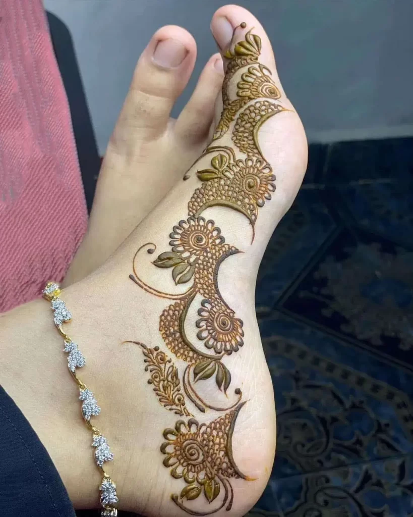 Foot Side Mehndi Design Simple