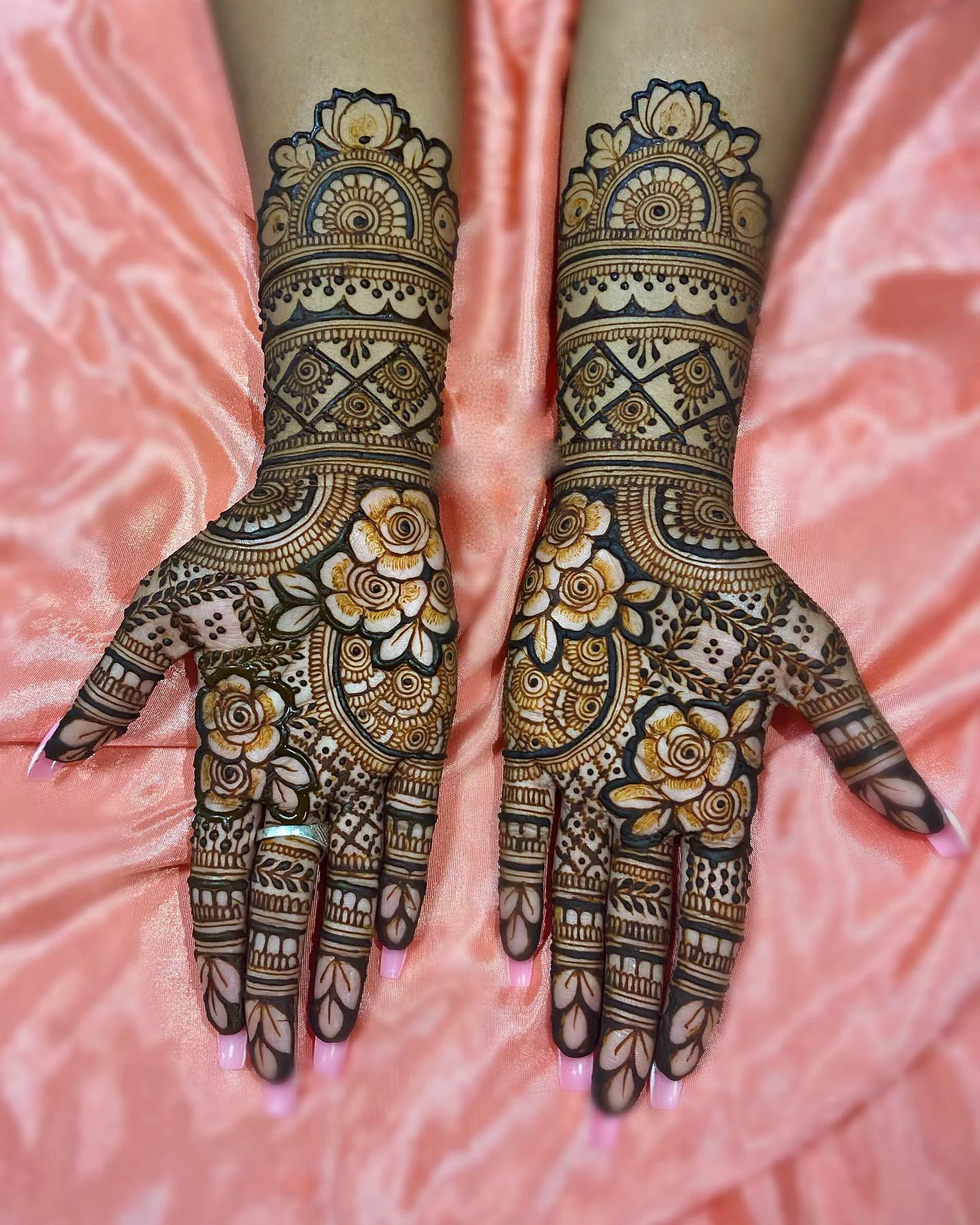 Beautiful Jewellery Mehndi Designs for Back Hand - K4 Fashion