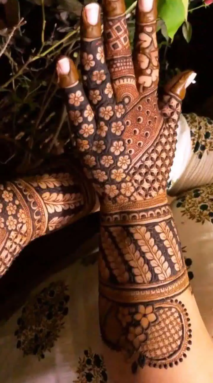 Beautiful Mehndi Designs for Full Hands