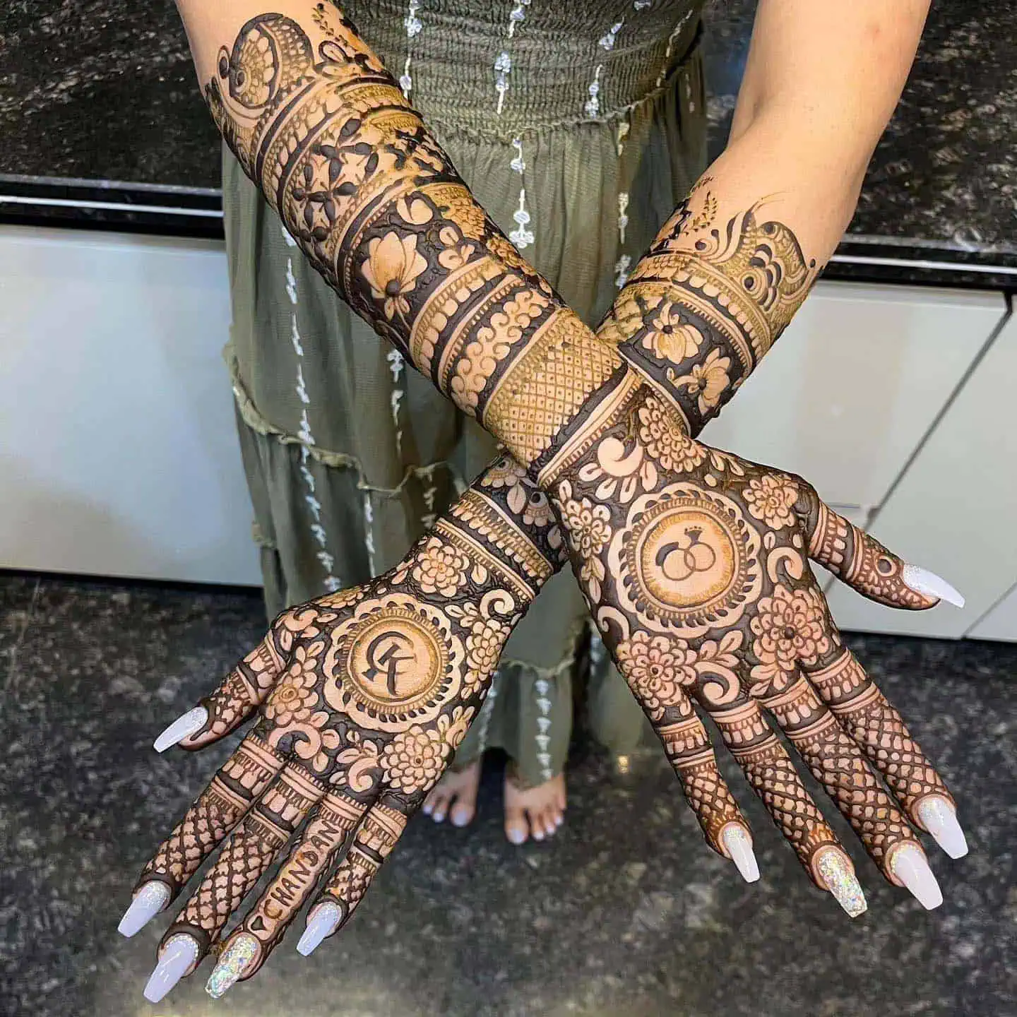 Beautiful Mehndi Designs for Full Hands