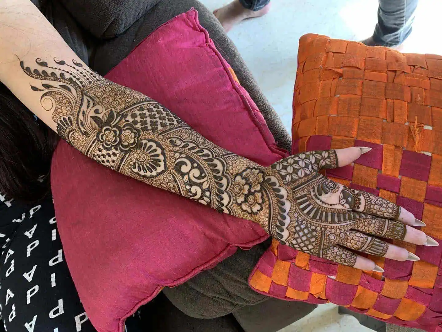 Arabic Mehndi Design for Hand