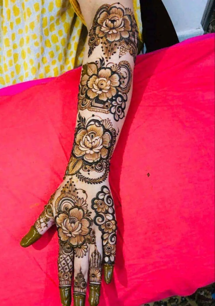 Latest Bangle Style Mehndi Design