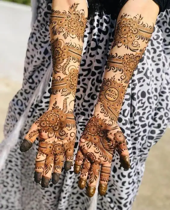 Latest Bangle Style Mehndi Design