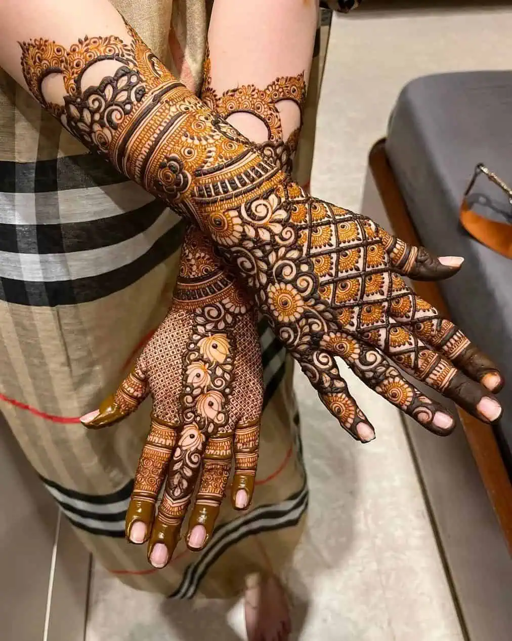 Easy Full Hand Mehndi Designs